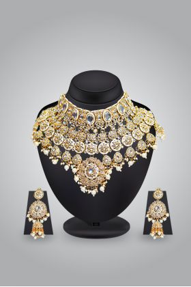 Exquisite White Kundan And Beads Detailed Bridal Jewellery Set