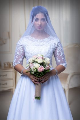 White oriental lace scallop net veil