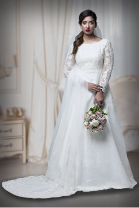 Dark ivory scallops  net veil