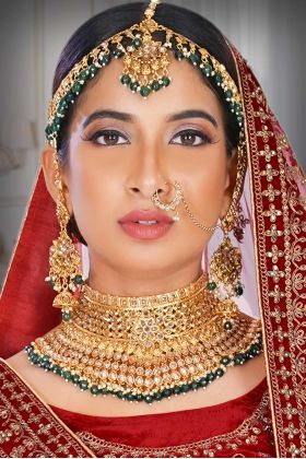 Golden met nose ring